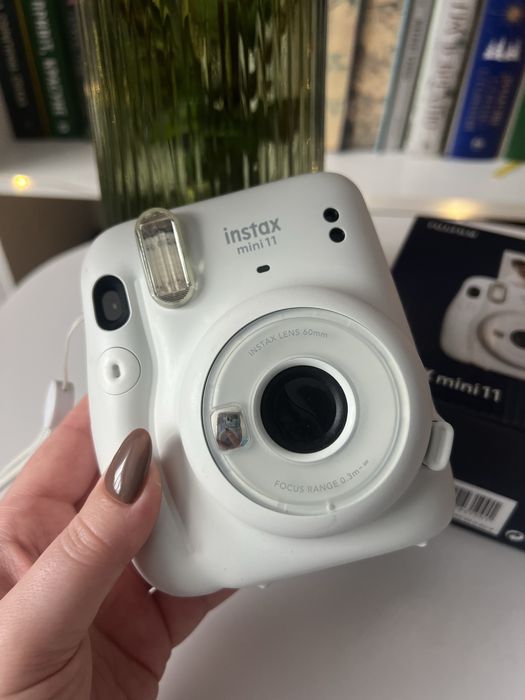 Фотоапарпт Instax mini 11