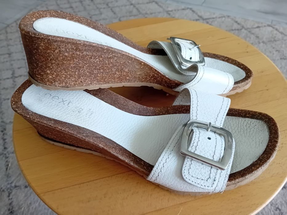 Letnie klapki skórzane rozmiar 40, tj. 25cm, firmy Next