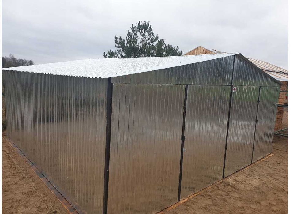 Garaż blaszany 6x5 Schowek Magazyn Garaż blaszany Garaż blaszak Garaż dwuspadowy Producent Tanio 7x6 9x5 7x7 na wymiar Blaszak na zamówienie montaż