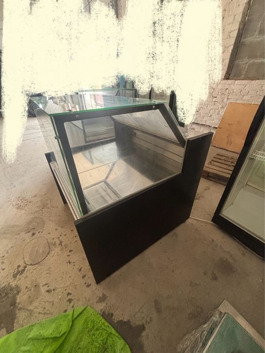 Холодильна вітрина куб холодильне обладнання