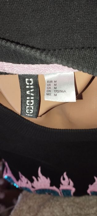 Трендовый свитшот H&M Divided GIRL PWR M – идеальное состояние
Свит