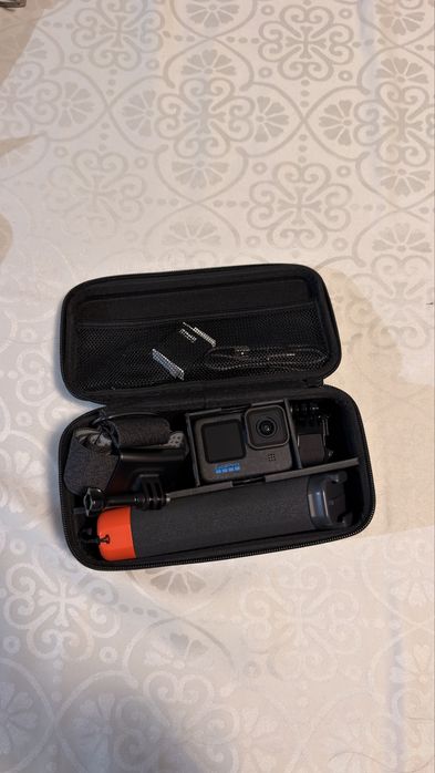 Bundle GOPRO HERO 12 Preto (5.3K - 27 MP - Wi-Fi e Bluetooth) + Punho + Bateria