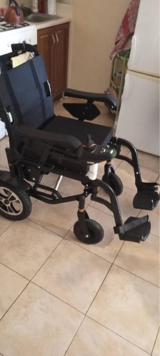 Wózek inwalidzki o napędzie elektrycznym
