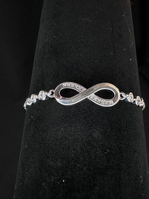 Срібний браслет безкінечність. Браслет 925 . Браслет новий