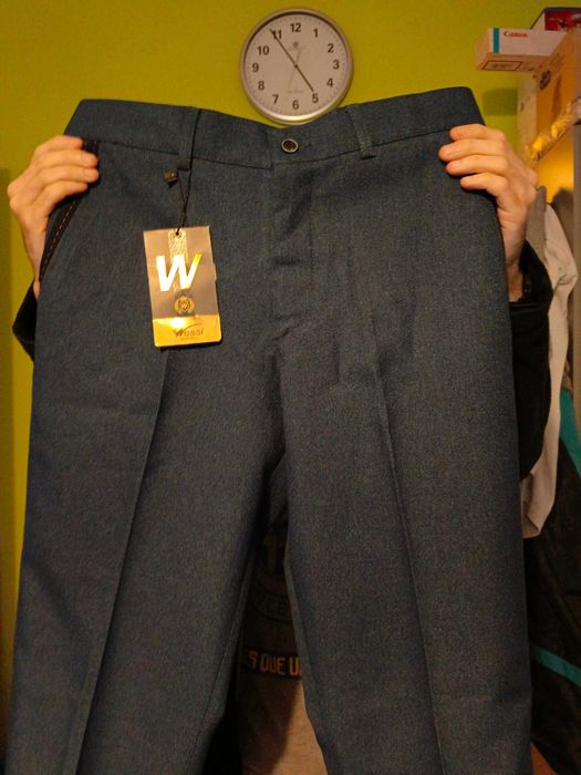 Granatowe, dopasowane spodnie wizytowe – Wessi