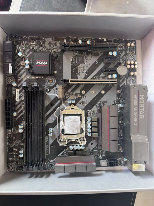 Vendo Motherboard MSi B250M + processador i5 7400k