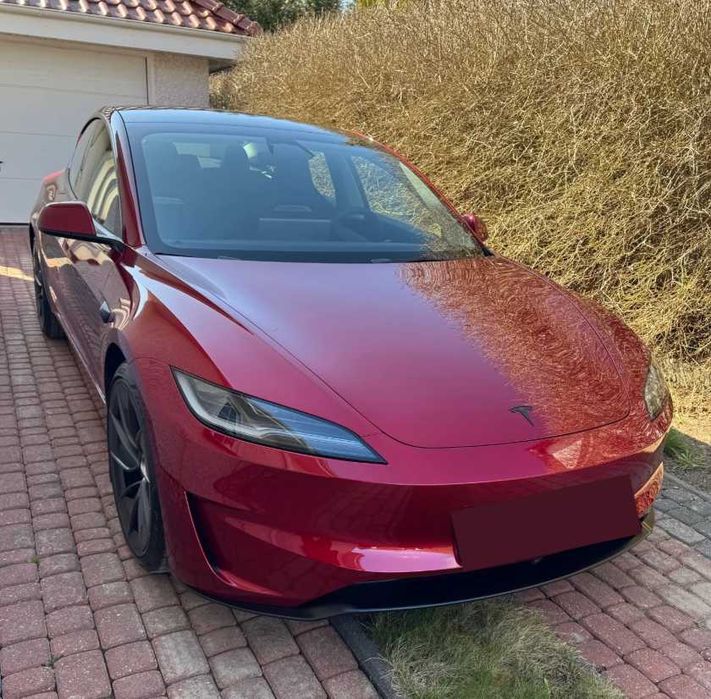Tesla Model 3 2025