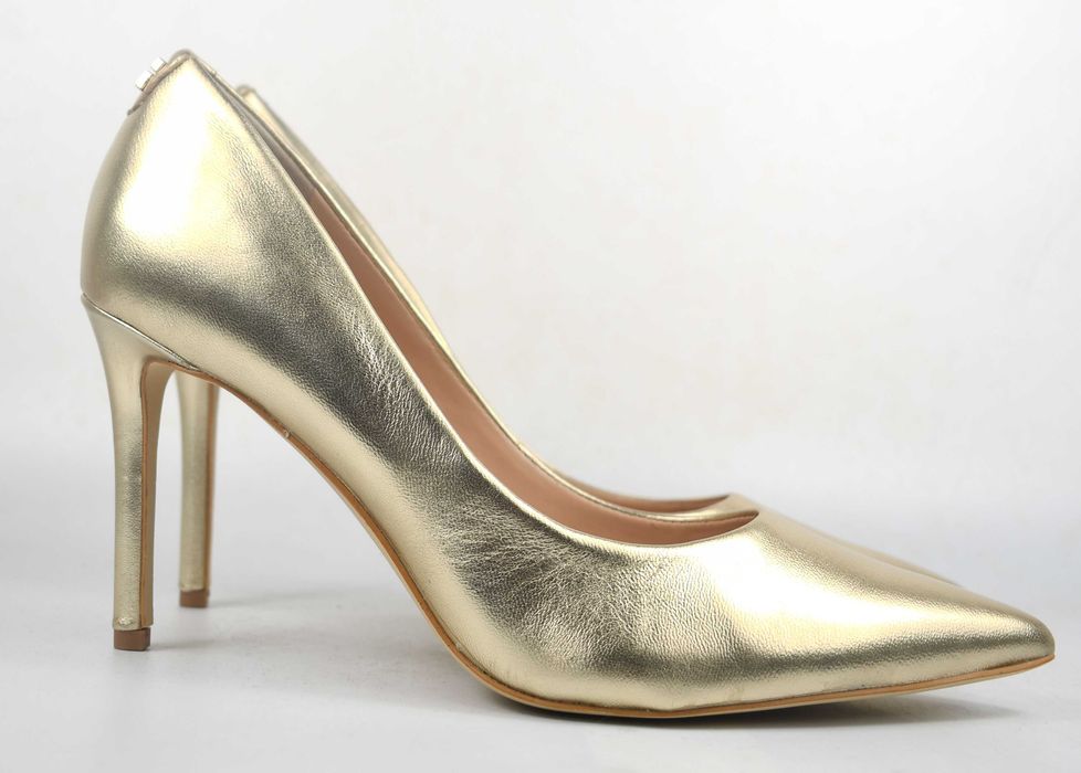 Skórzane czółenka szpikli  Guess plati rozmiar 38