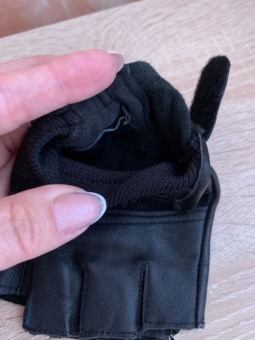 Перчатка кожаная для фитнеса