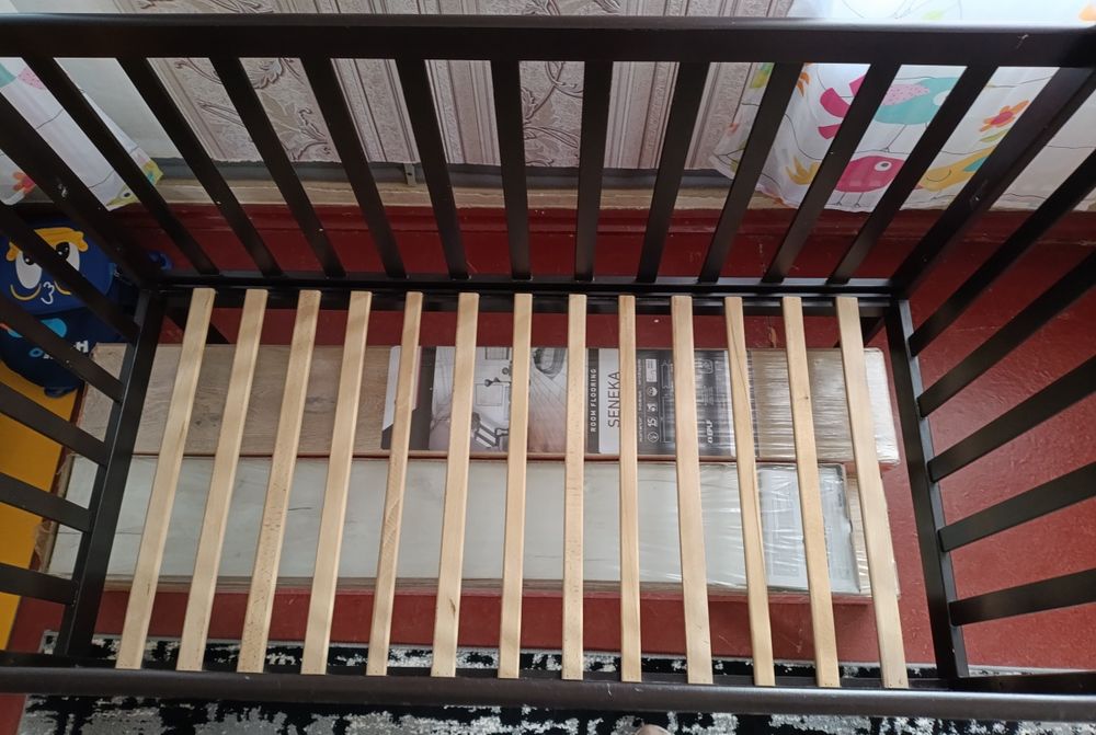 Дитяче ліжко з маятником та + 2 матраци