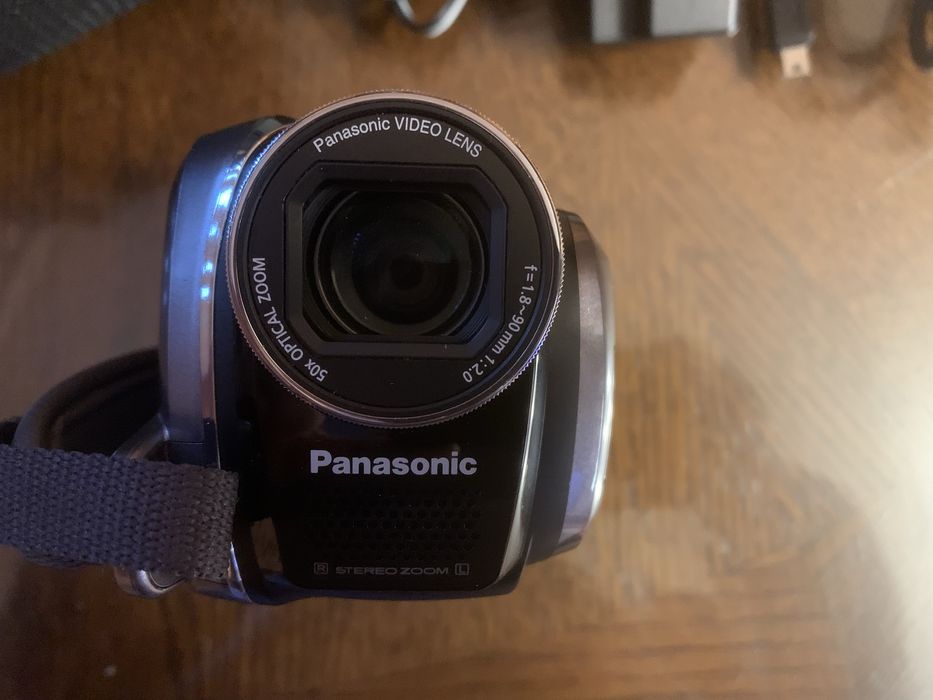 Продаю видеокамеру Panasonic SDR-H60