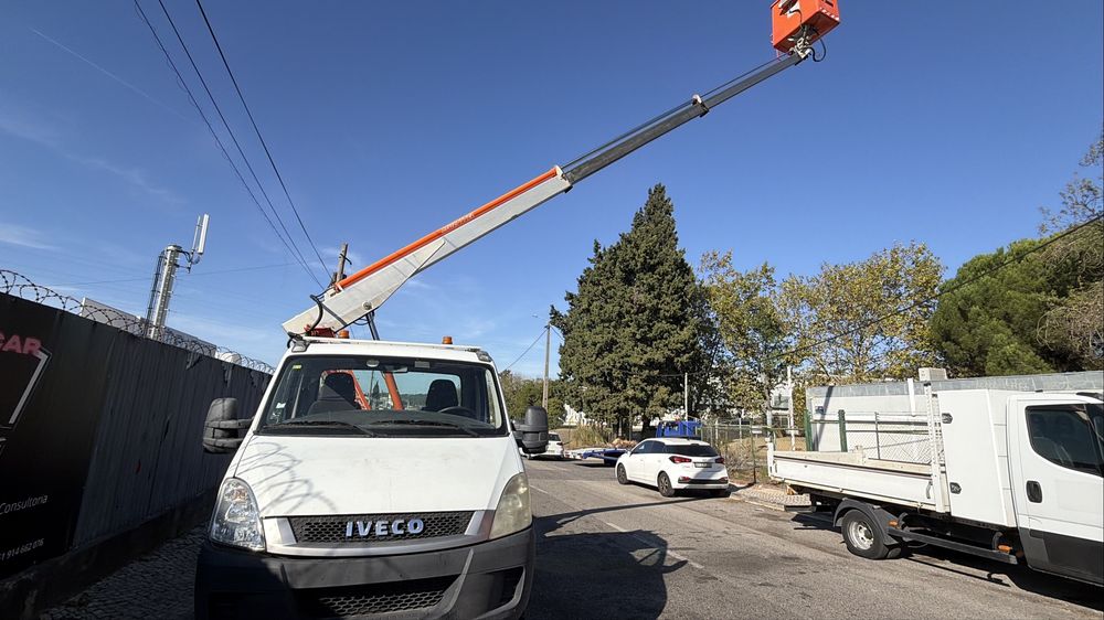IVECO DAILY 12s13 Grua Cesto MULTITEL 18 Metros Excelente Apenas 118.000km ###OPORTUNIDADE###
