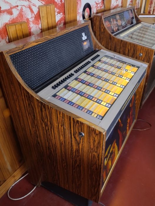 Jukebox antiga a funcionar
