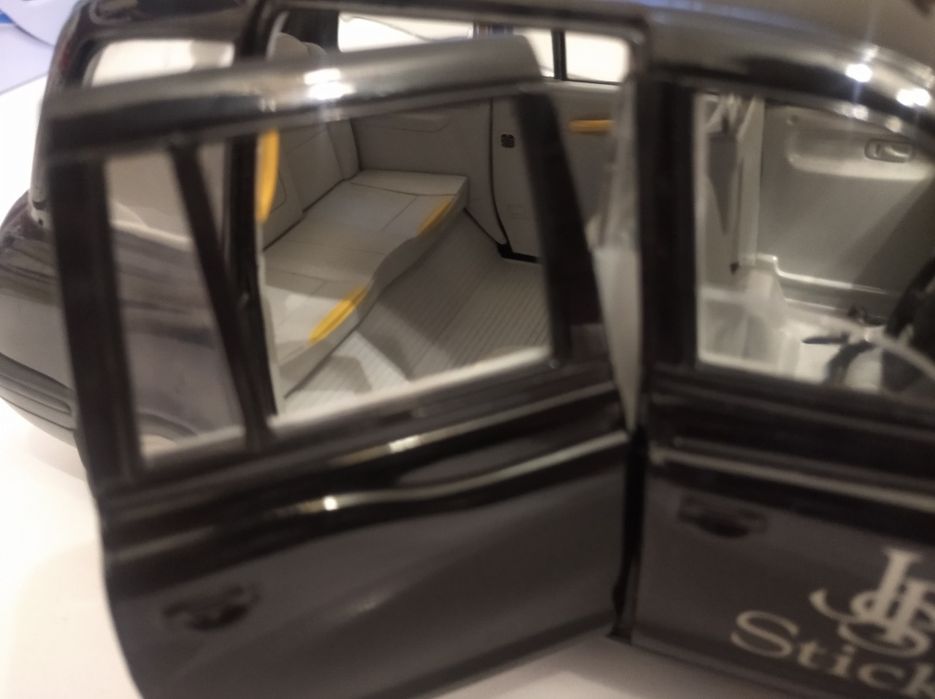 London Taxi cab 1998 , Sun Star масштаб 1:18