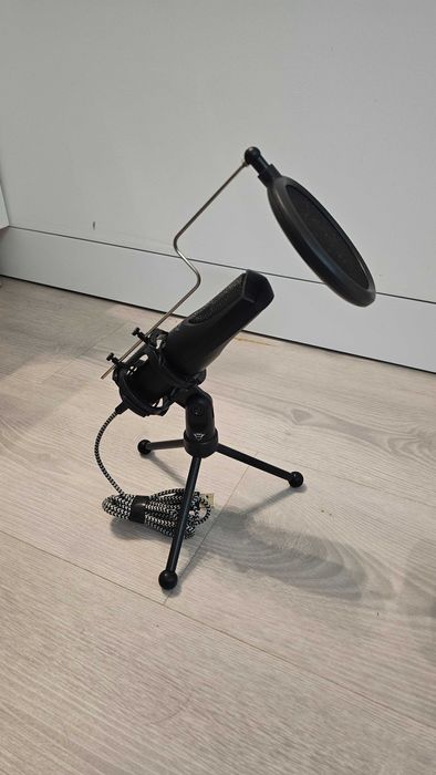 Microfone Trust GXT 232 Mantis e Pop Filter