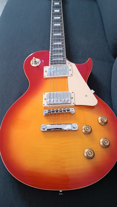 Guitarra Vintage V100