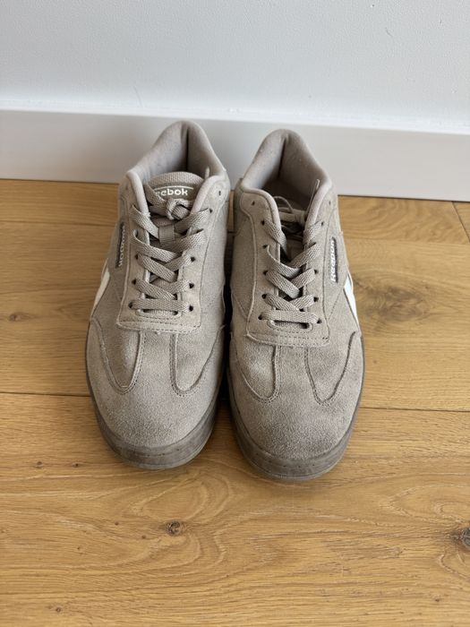 Bezowe Reebok rozmiar 41 klasyczki do wszystkiego