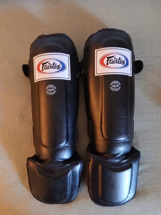 Ochraniacze piszczeli MMA, Muay thai Fairtex