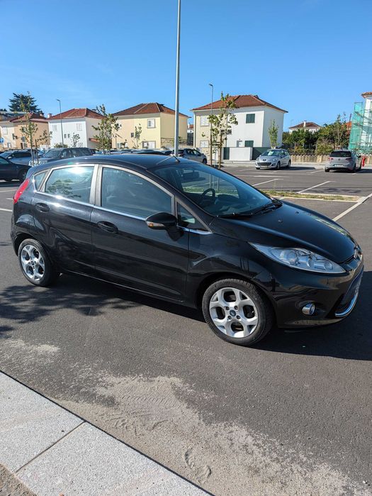 FORD Fiesta Mk6 Hatchback -  1.4 TDCi 2008 - Mecanica boa, Revisão Feita