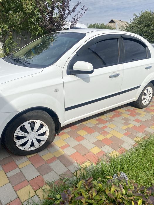 Атомобіль Chevrolet aveo