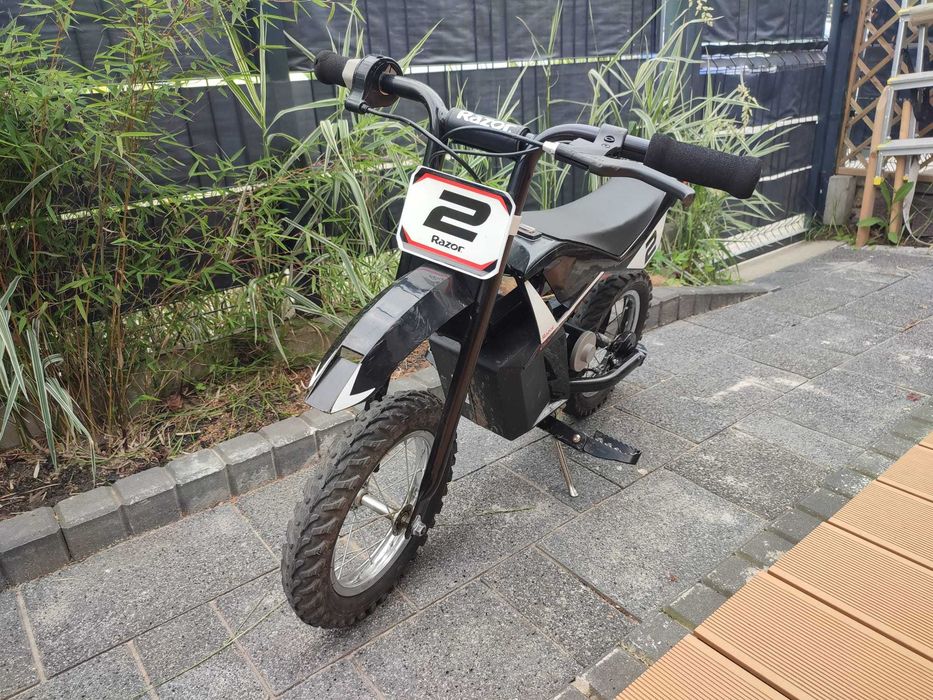 Motorek elektryczny RAZOR MX125 Dirt czarny