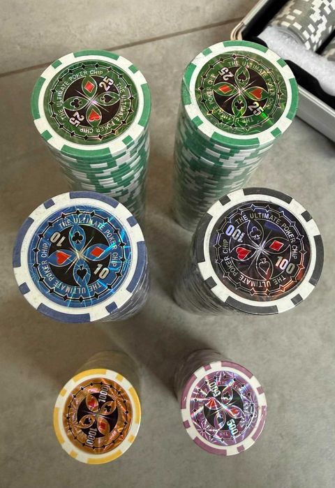 Zestaw do Pokera Walizka Poker Karty Texas Żetony Kostki 500 Żetonów