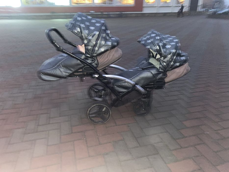 Коляска для двійні універсальна Junama Diamond