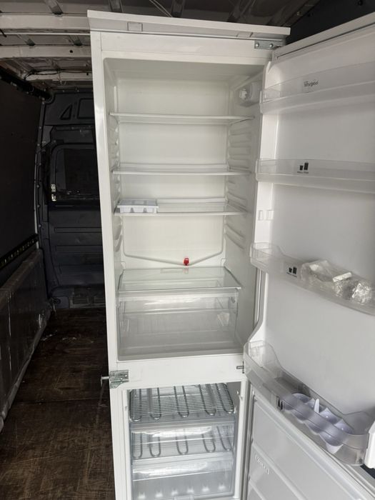 Встраиваемый холодильник Whirlpool