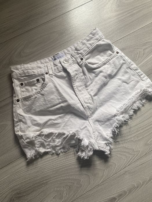 Biale szorty zara