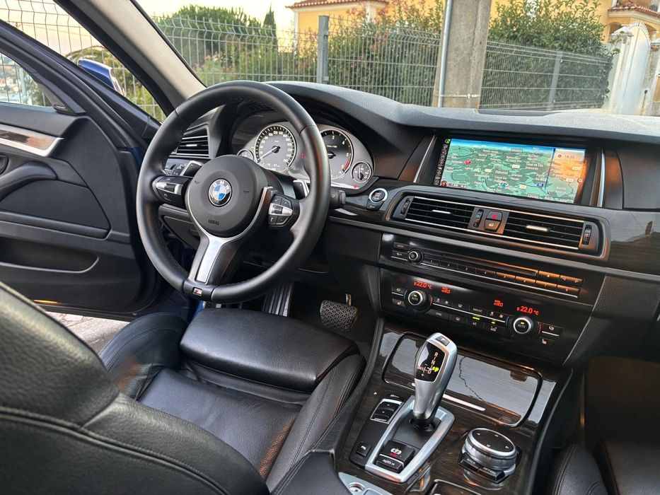 BMW 520da Touring Pack M interior