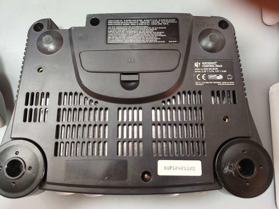 Nintendo 64 em Caixa