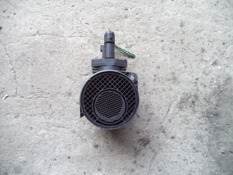 Przepływomierz powietrza Volkswagen Golf 5 V