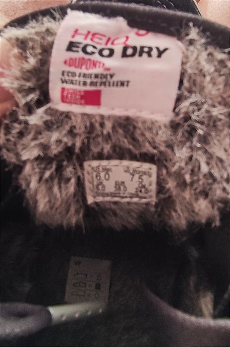 Sapatilha em pele VANS offthewall