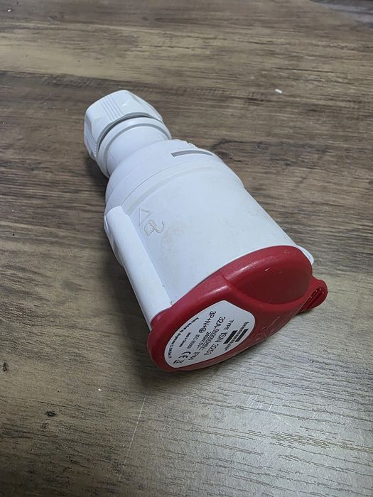 Brennenstuhl ISN 3253, 5-biegunowe przemysłowe złącze CEE