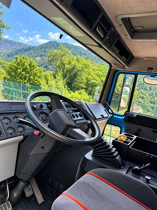 VOLVO FL6 14 transporte de cavalos