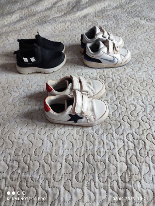 Продам дитячі кросівки , осінню обув