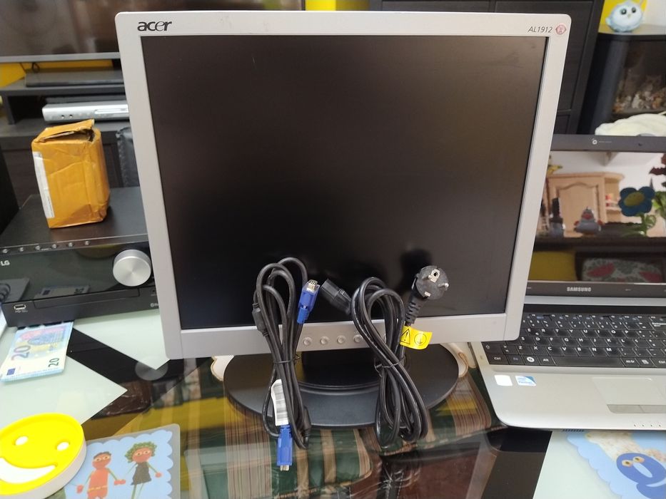 Monitor 19" Acer casa vivenda apartamento escritório gabinete carro.