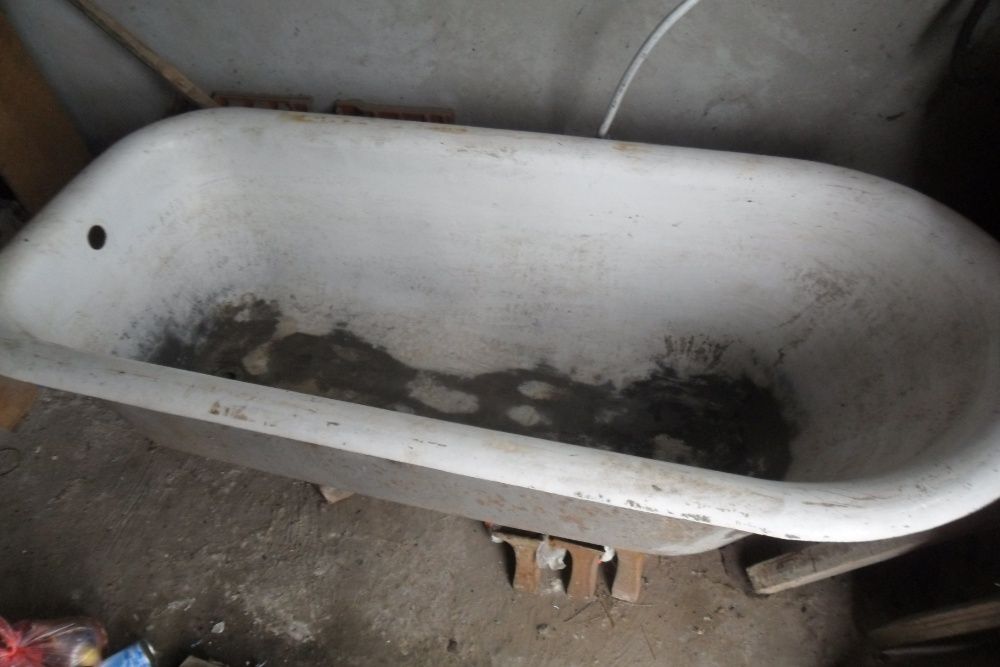 Ванна чугунная старинная