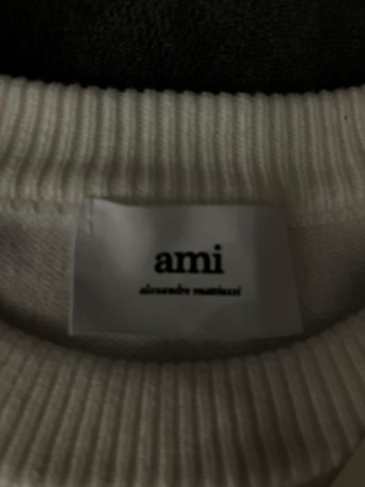 Sweter z motywem serca