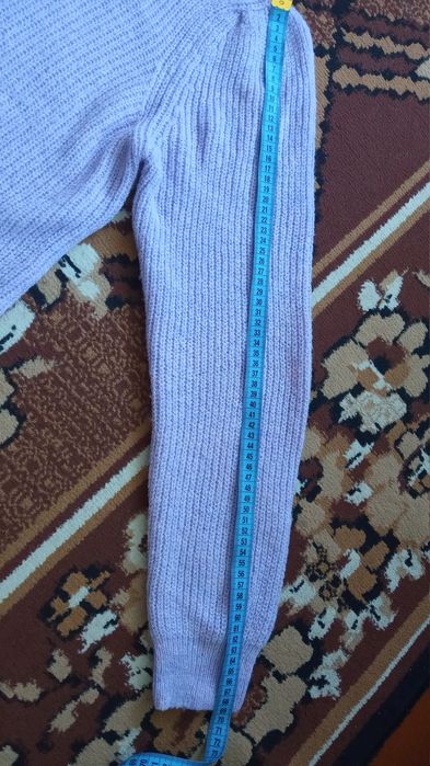 Теплий светр (на нитки для в'язання)