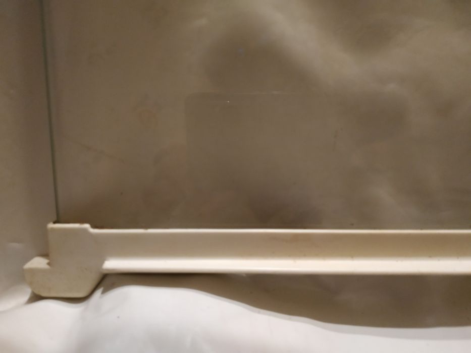 Полка стеклянная в холодильник