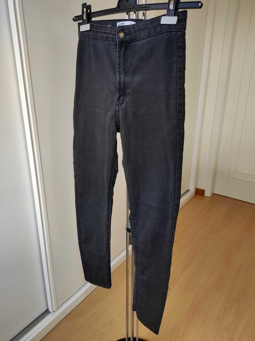 Calças pretas de ganga da Berska