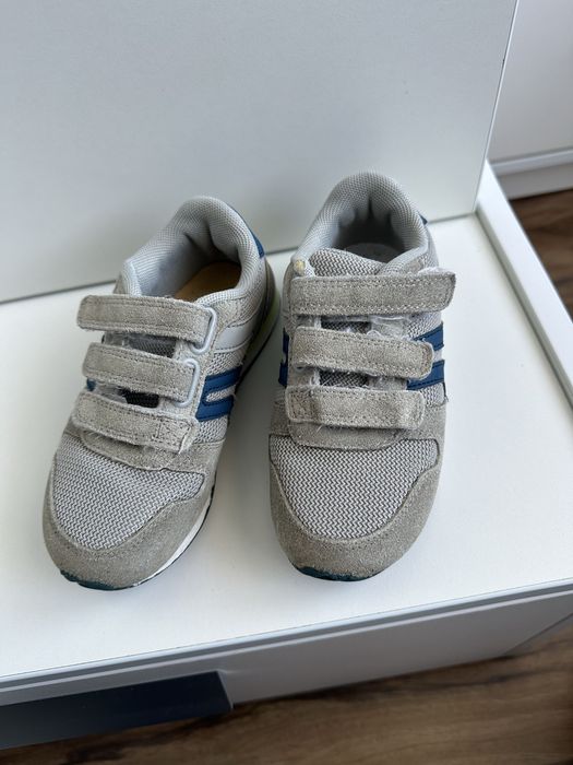 Кросівки від next