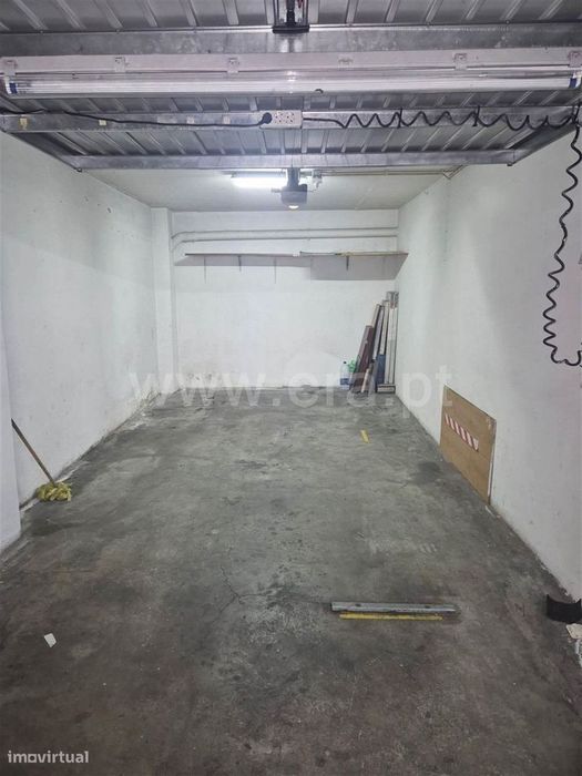 Garagem com 18m²; Paio Pires