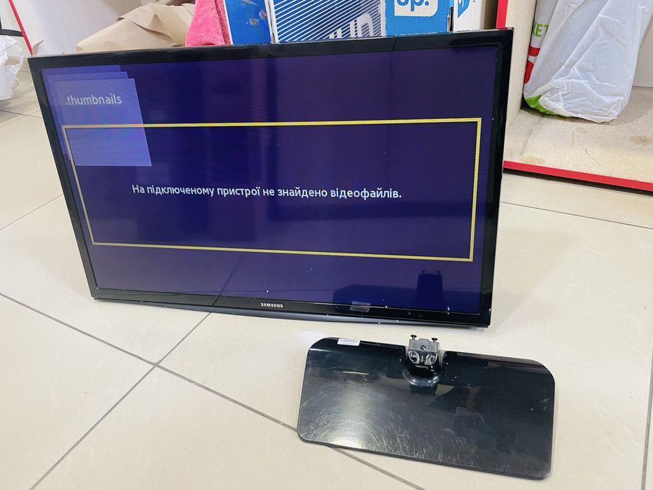 Телевізор Samsung UE28H4000AK