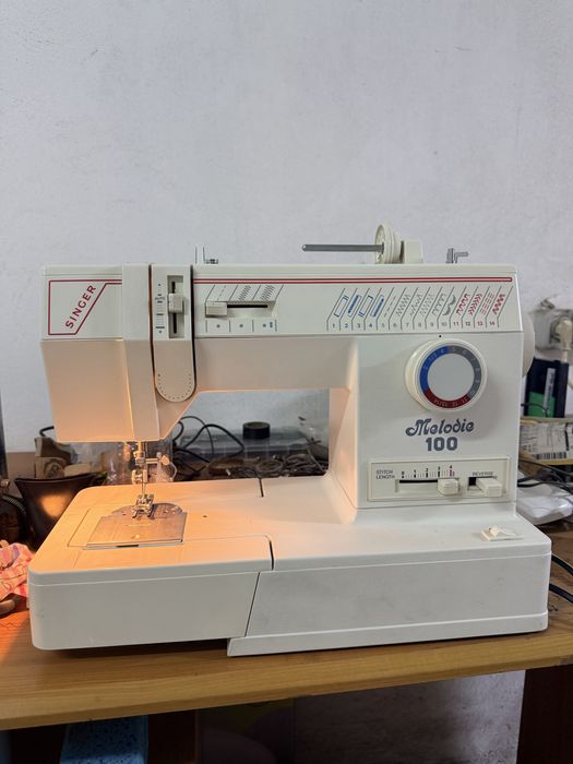 Продам швейну машинку . Німечинна
