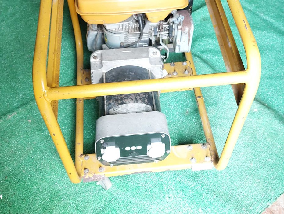 Gerador elétrico monofásico 4 KW Robin EY28