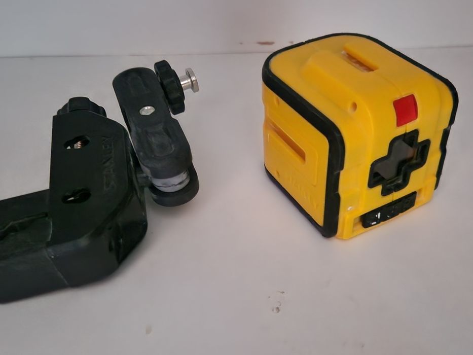 Laser krzyżowy poziomica laserowa Stanley Cubix