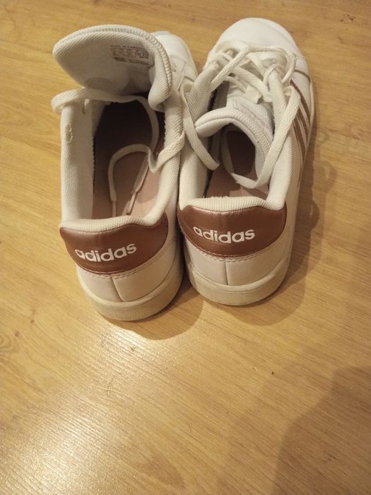 Buty sportowe damskie adidas r.38,5 stan zadowalający