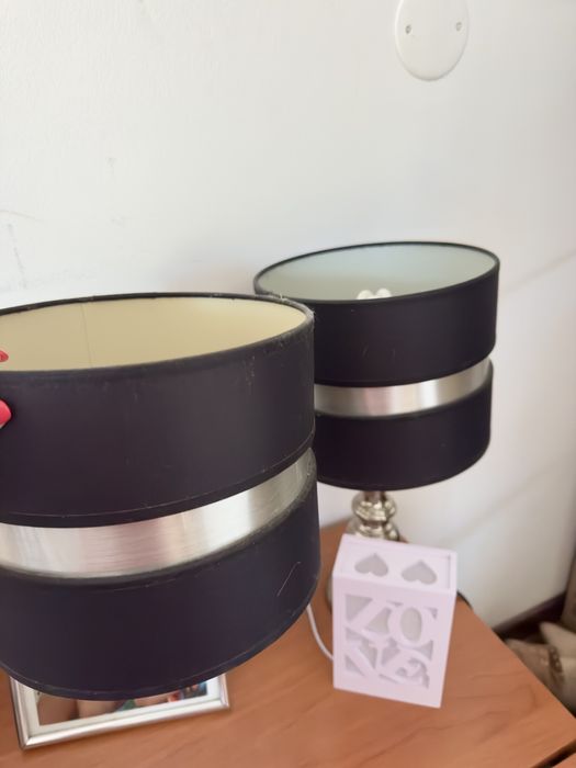 Dois abajures preto e prata